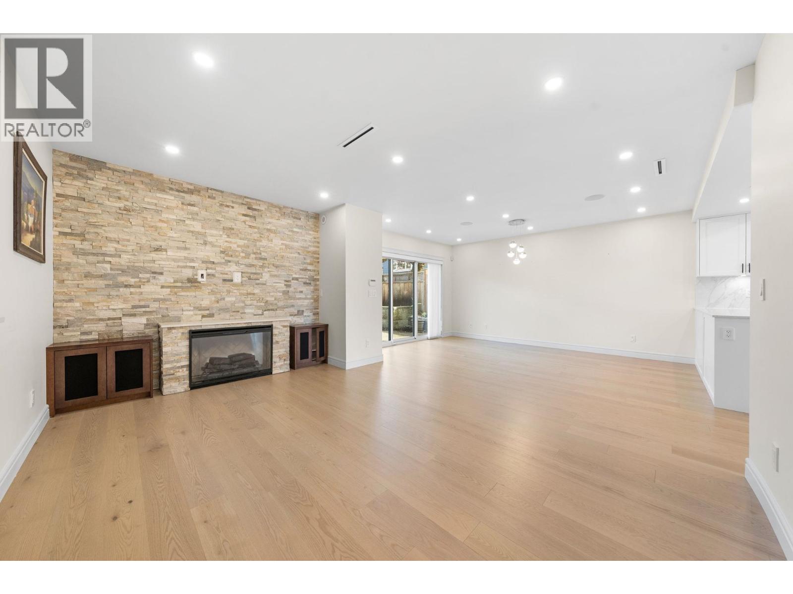 462 W 14th Street, North Vancouver, British Columbia  V7M 1P7 - Photo 15 - R3105831