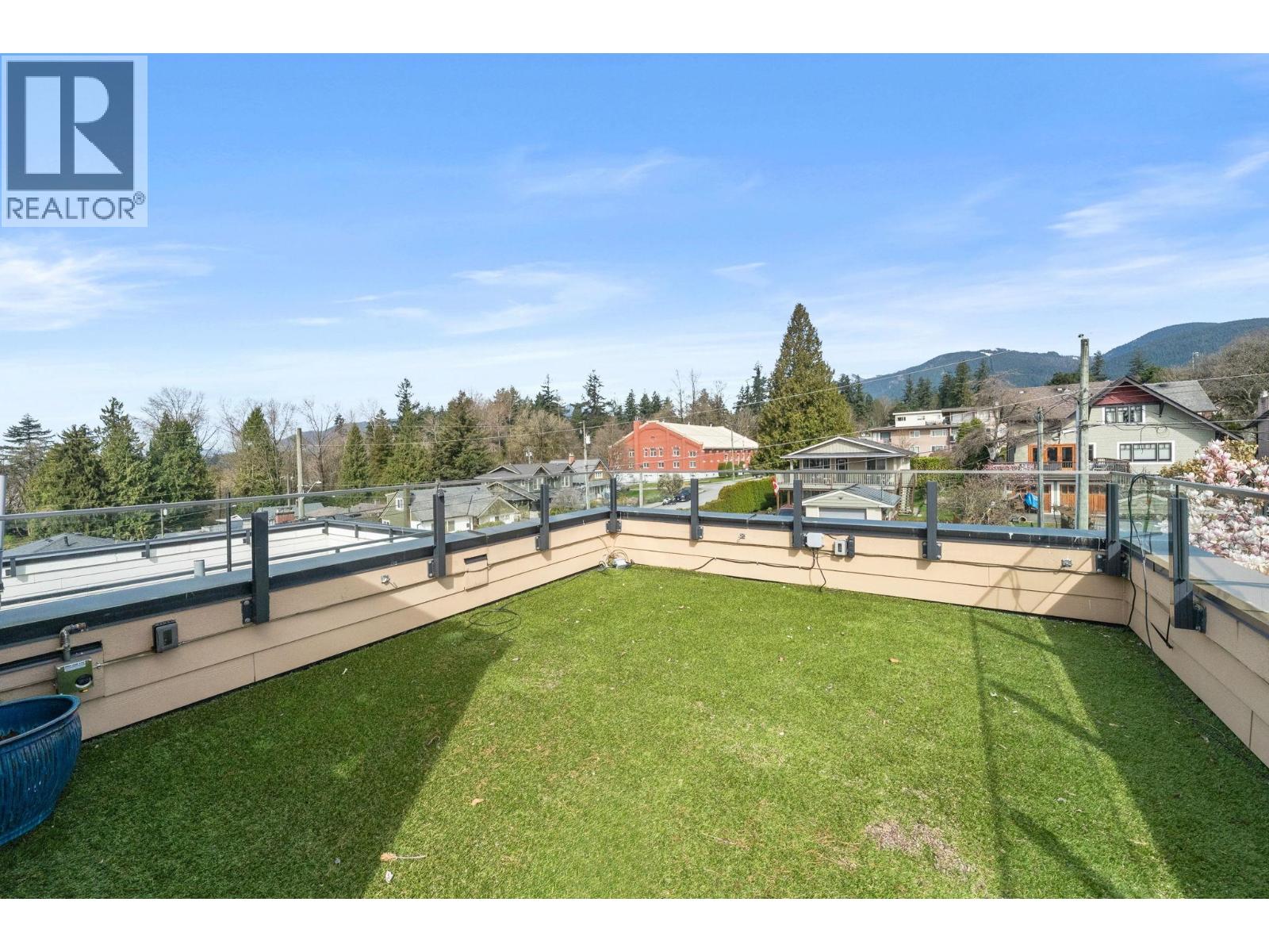 462 W 14th Street, North Vancouver, British Columbia  V7M 1P7 - Photo 19 - R3105831