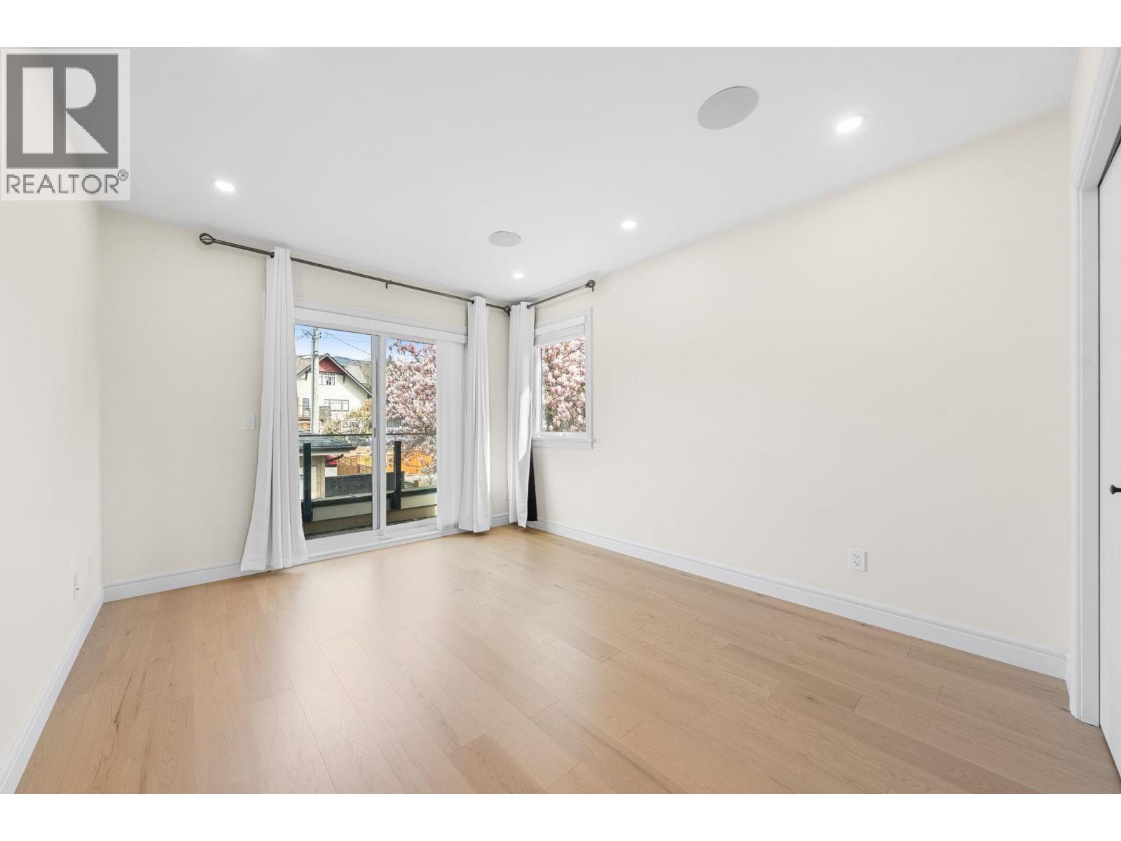 462 W 14th Street, North Vancouver, British Columbia  V7M 1P7 - Photo 29 - R3105831