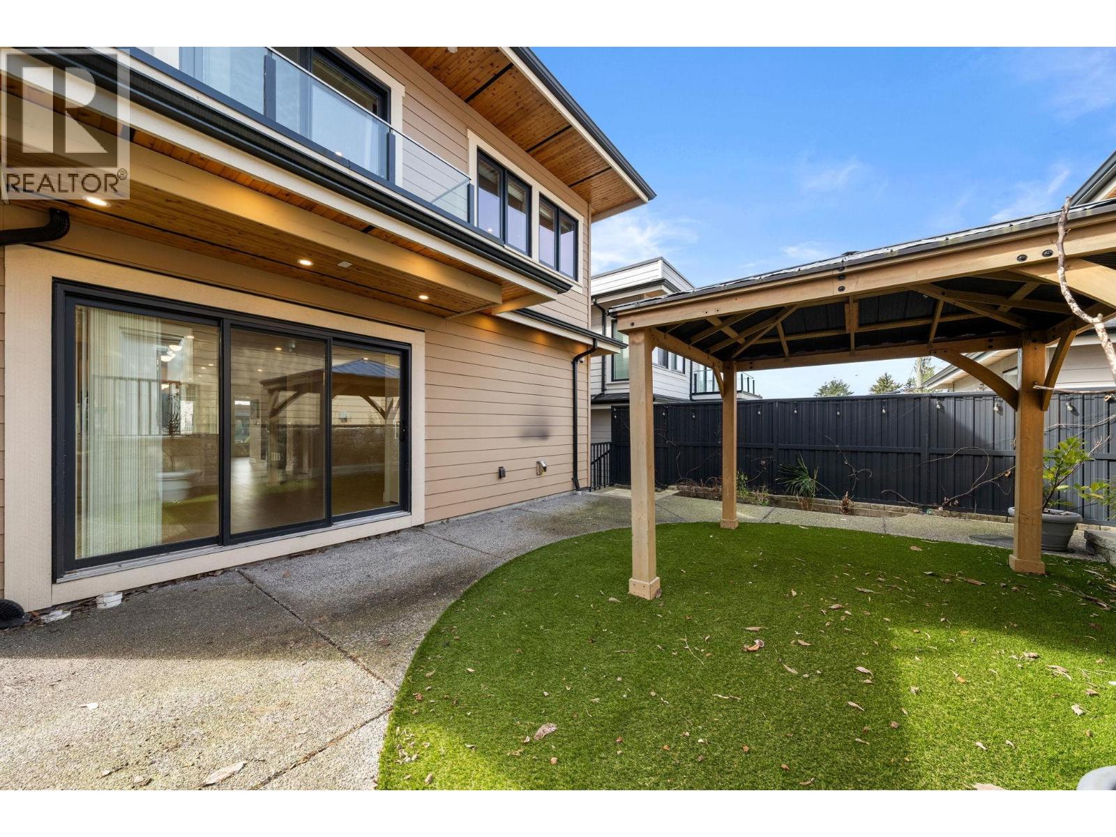 462 W 14th Street, North Vancouver, British Columbia  V7M 1P7 - Photo 35 - R3105831