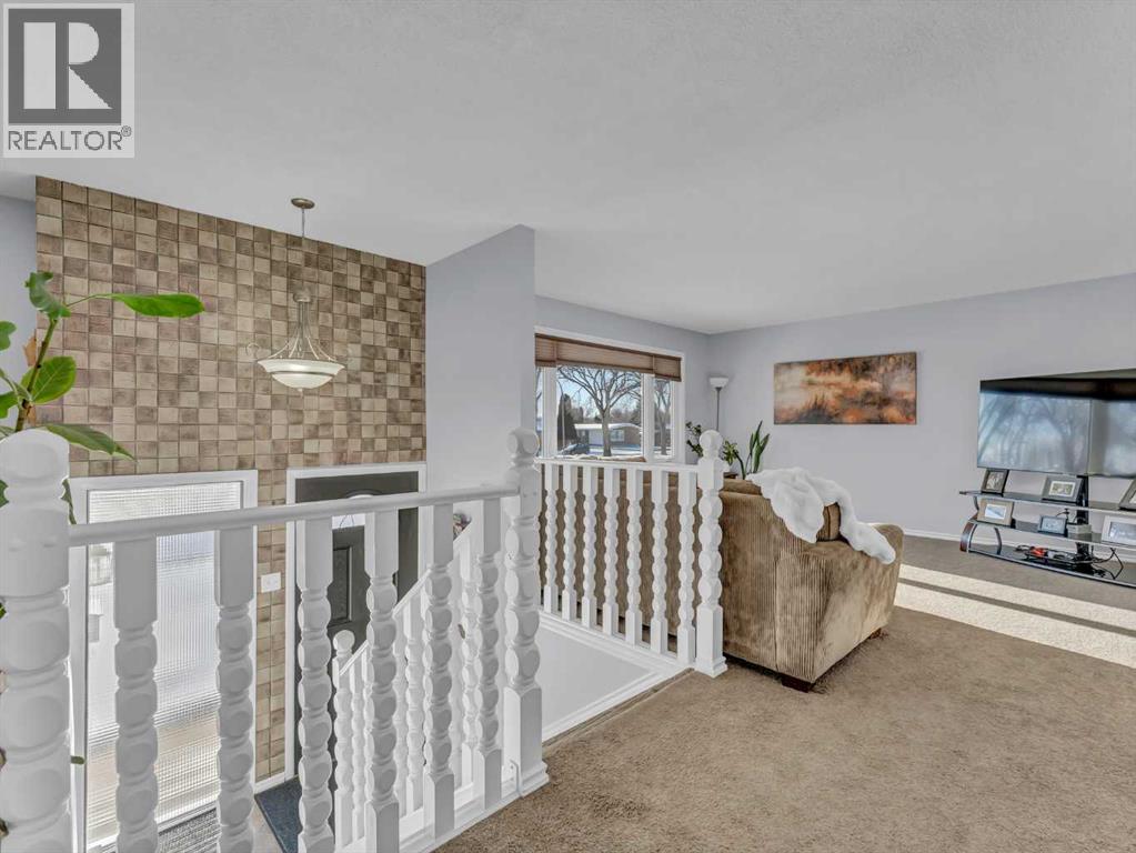 926 16 Street Ne, Medicine Hat, Alberta  T1A 5X5 - Photo 5 - A2286326