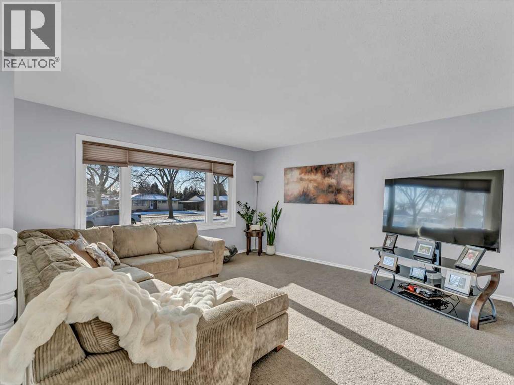 926 16 Street Ne, Medicine Hat, Alberta  T1A 5X5 - Photo 6 - A2286326