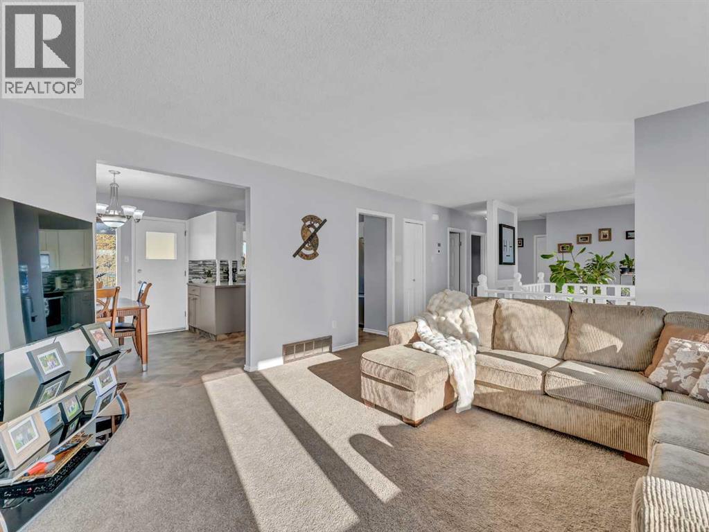 926 16 Street Ne, Medicine Hat, Alberta  T1A 5X5 - Photo 8 - A2286326