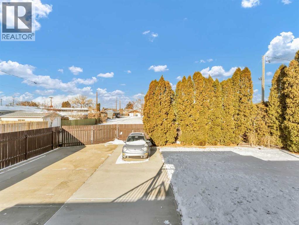 926 16 Street Ne, Medicine Hat, Alberta  T1A 5X5 - Photo 37 - A2286326