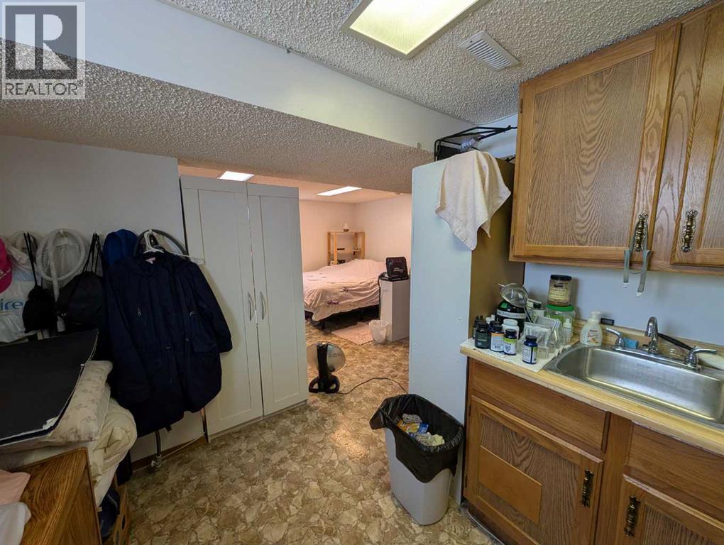 46 2 Street Nw, Medicine Hat, Alberta  T1A 6J1 - Photo 25 - A2291440