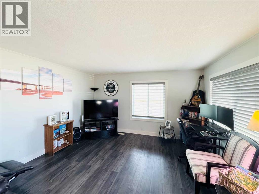 575 Rogers Avenue, Picture Butte, Alberta  T0K 1V0 - Photo 10 - A2295731