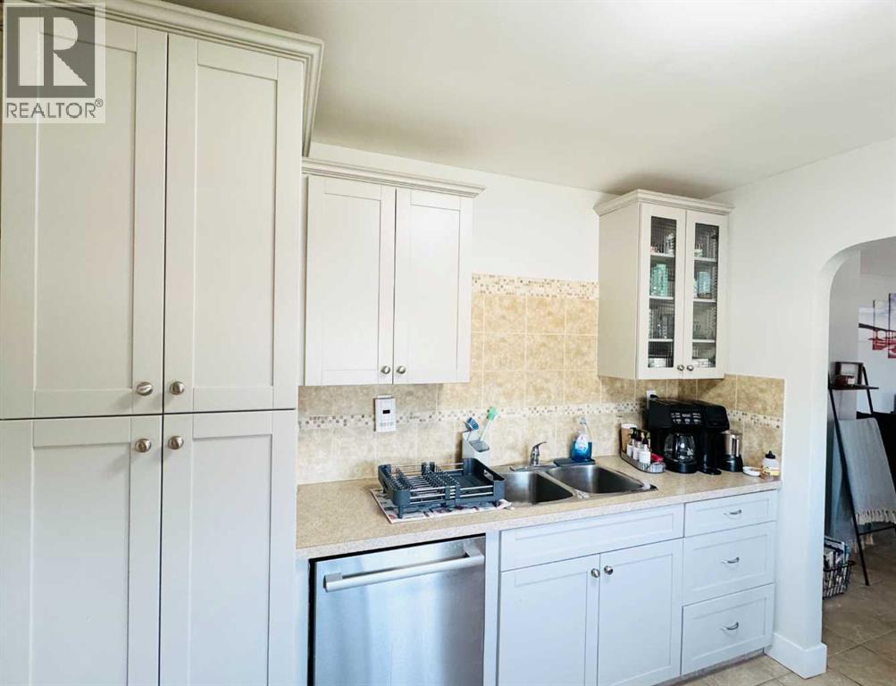 575 Rogers Avenue, Picture Butte, Alberta  T0K 1V0 - Photo 6 - A2295731