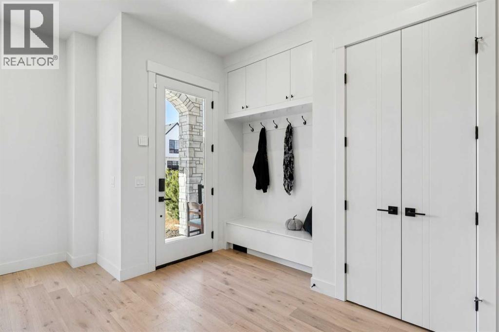 2620 30 Street Sw, Calgary, Alberta  T3E 2M2 - Photo 2 - A2294994