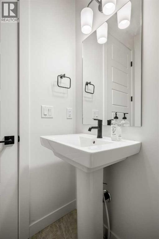 28 Sunvalley View, Cochrane, Alberta  T4C 0X8 - Photo 20 - A2295678