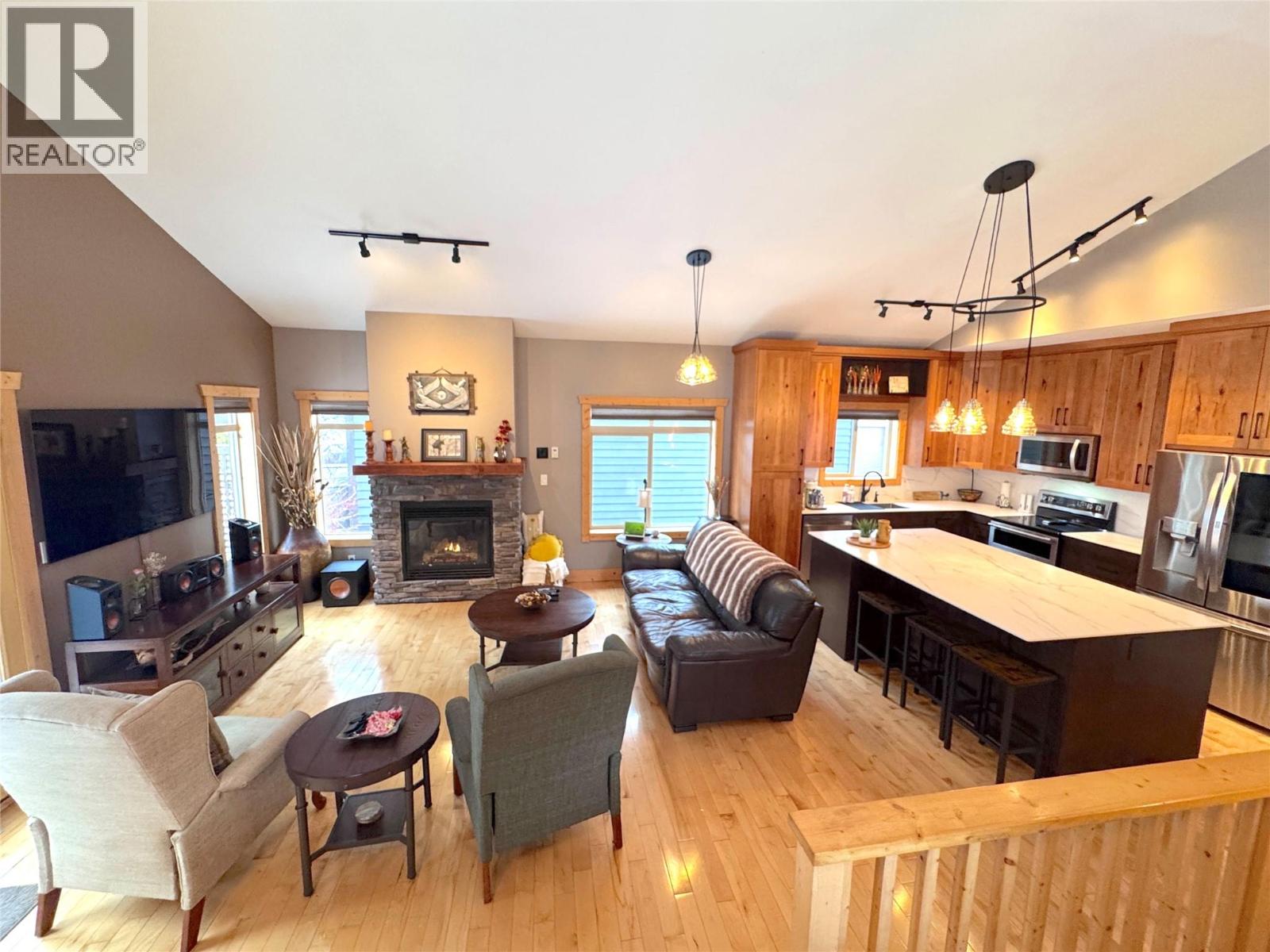 6 Alpine Trail Lane Unit# B, Fernie, British Columbia  V0B 1M5 - Photo 13 - 10378040