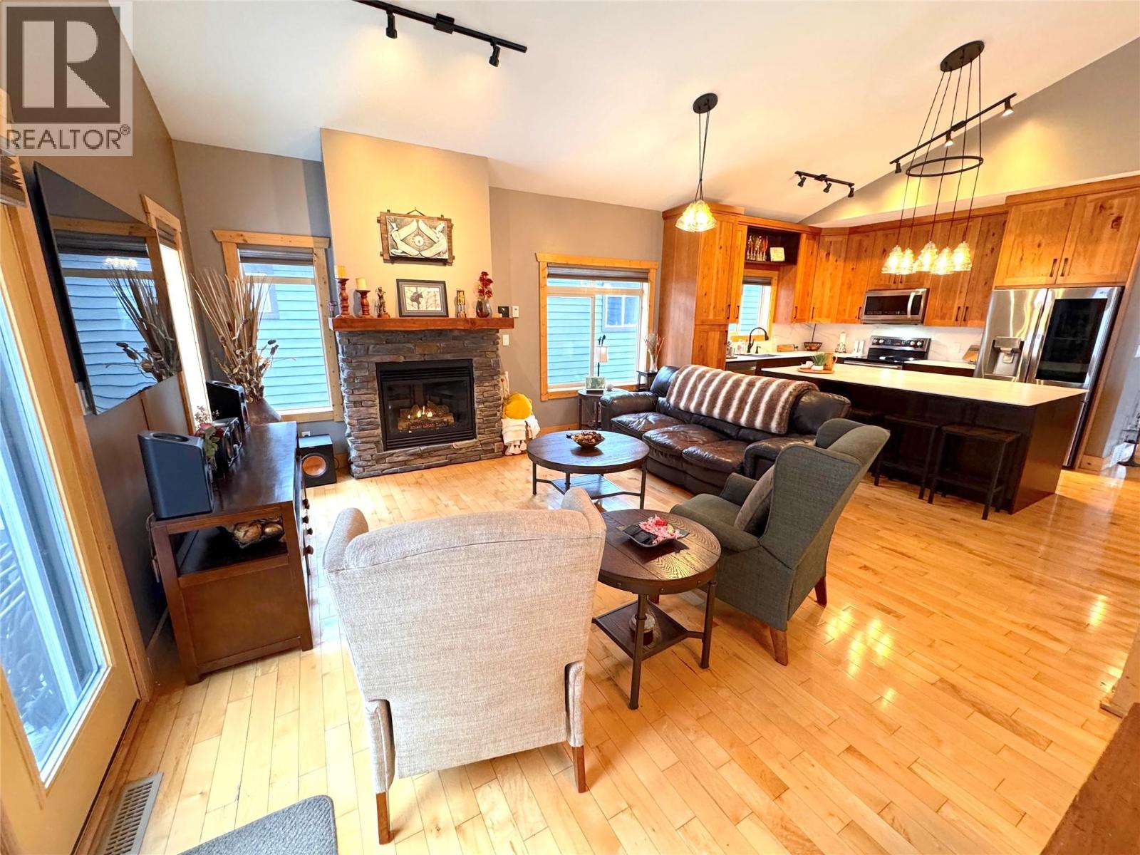 6 Alpine Trail Lane Unit# B, Fernie, British Columbia  V0B 1M5 - Photo 11 - 10378040