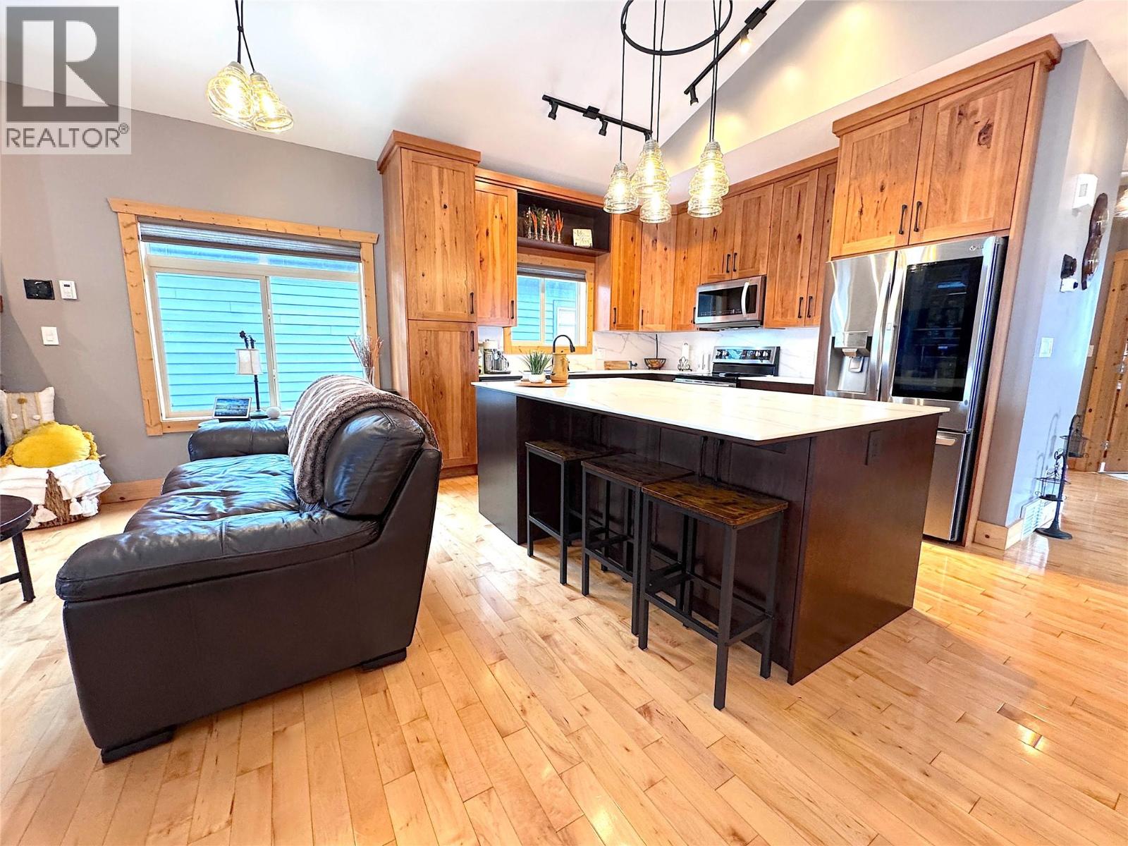 6 Alpine Trail Lane Unit# B, Fernie, British Columbia  V0B 1M5 - Photo 3 - 10378040