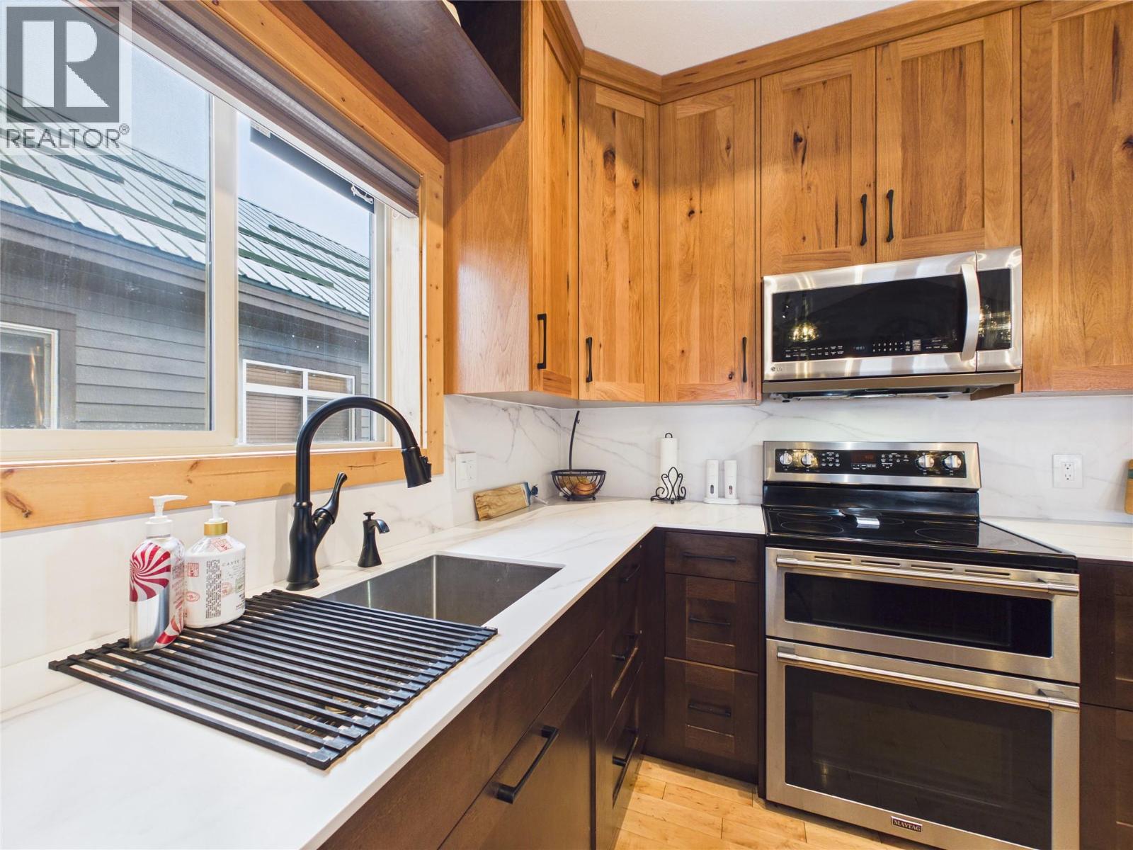 6 Alpine Trail Lane Unit# B, Fernie, British Columbia  V0B 1M5 - Photo 7 - 10378040