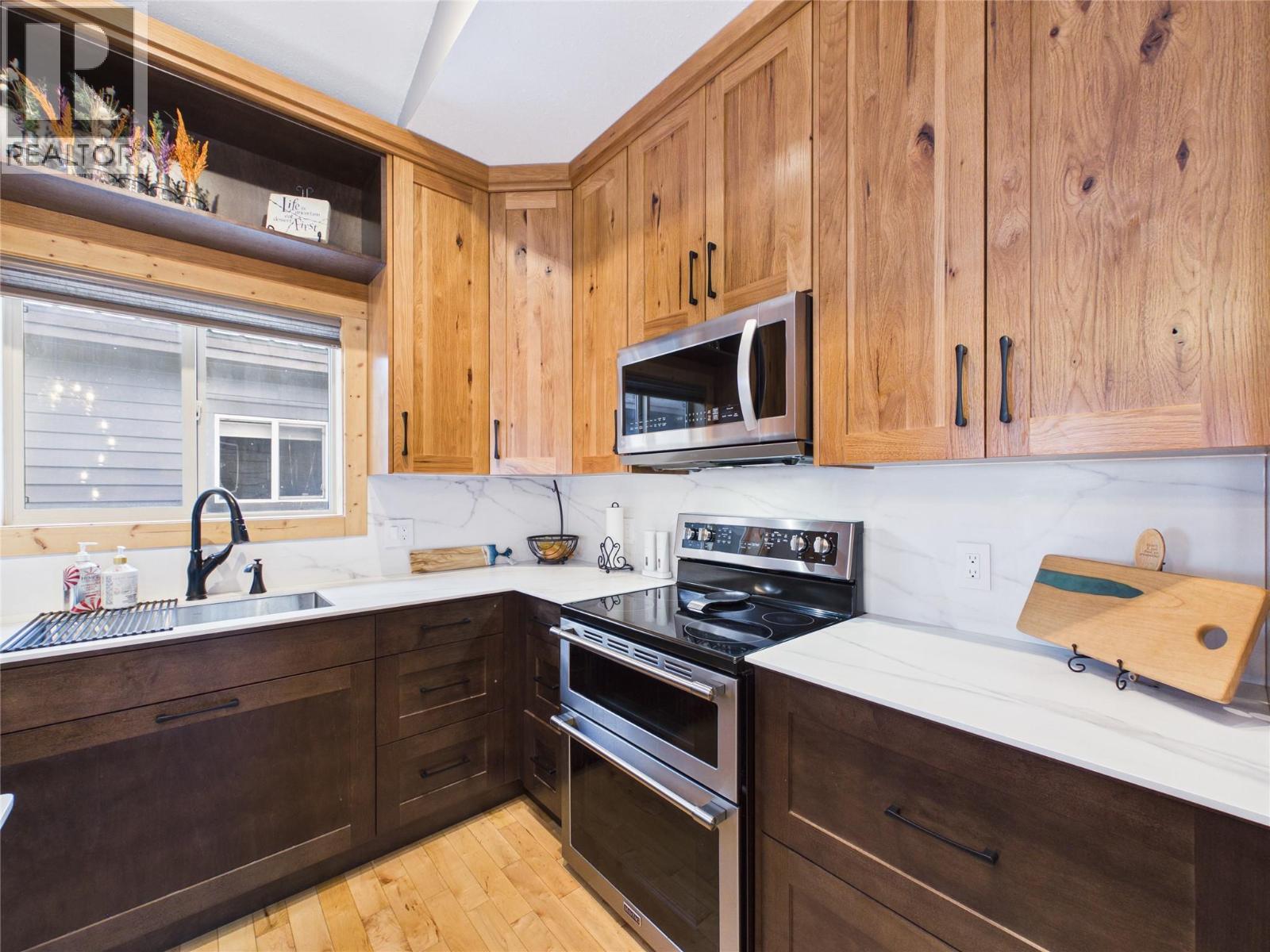 6 Alpine Trail Lane Unit# B, Fernie, British Columbia  V0B 1M5 - Photo 5 - 10378040