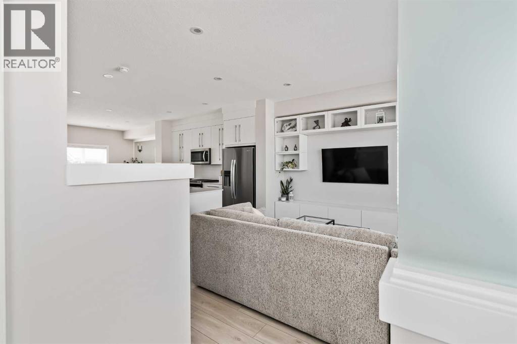 408 West Lakeview Drive, Chestermere, Alberta  T1X 2A4 - Photo 5 - A2296354