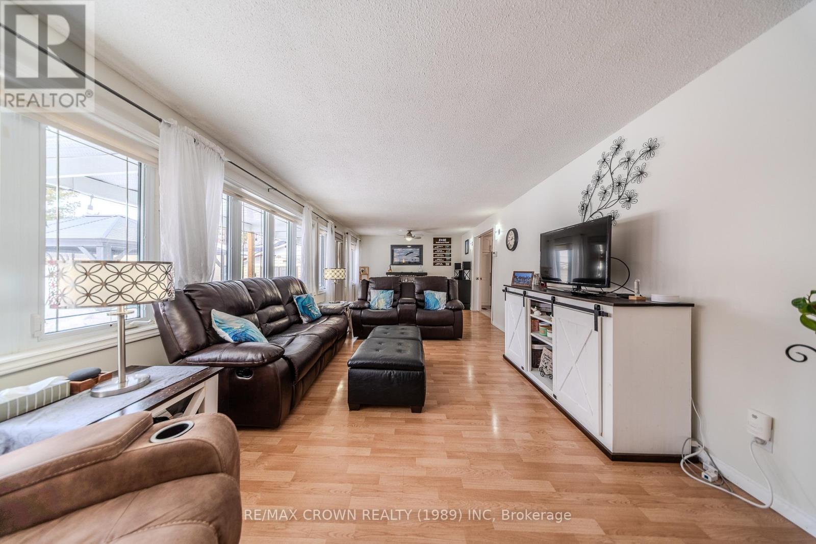 281 Arthur Street, West Nipissing, Ontario  P2B 3B4 - Photo 11 - X12939686