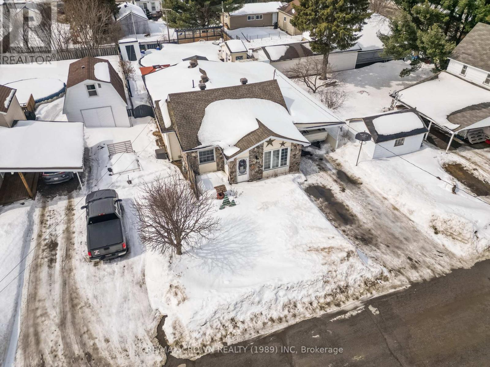 281 Arthur Street, West Nipissing, Ontario  P2B 3B4 - Photo 2 - X12939686