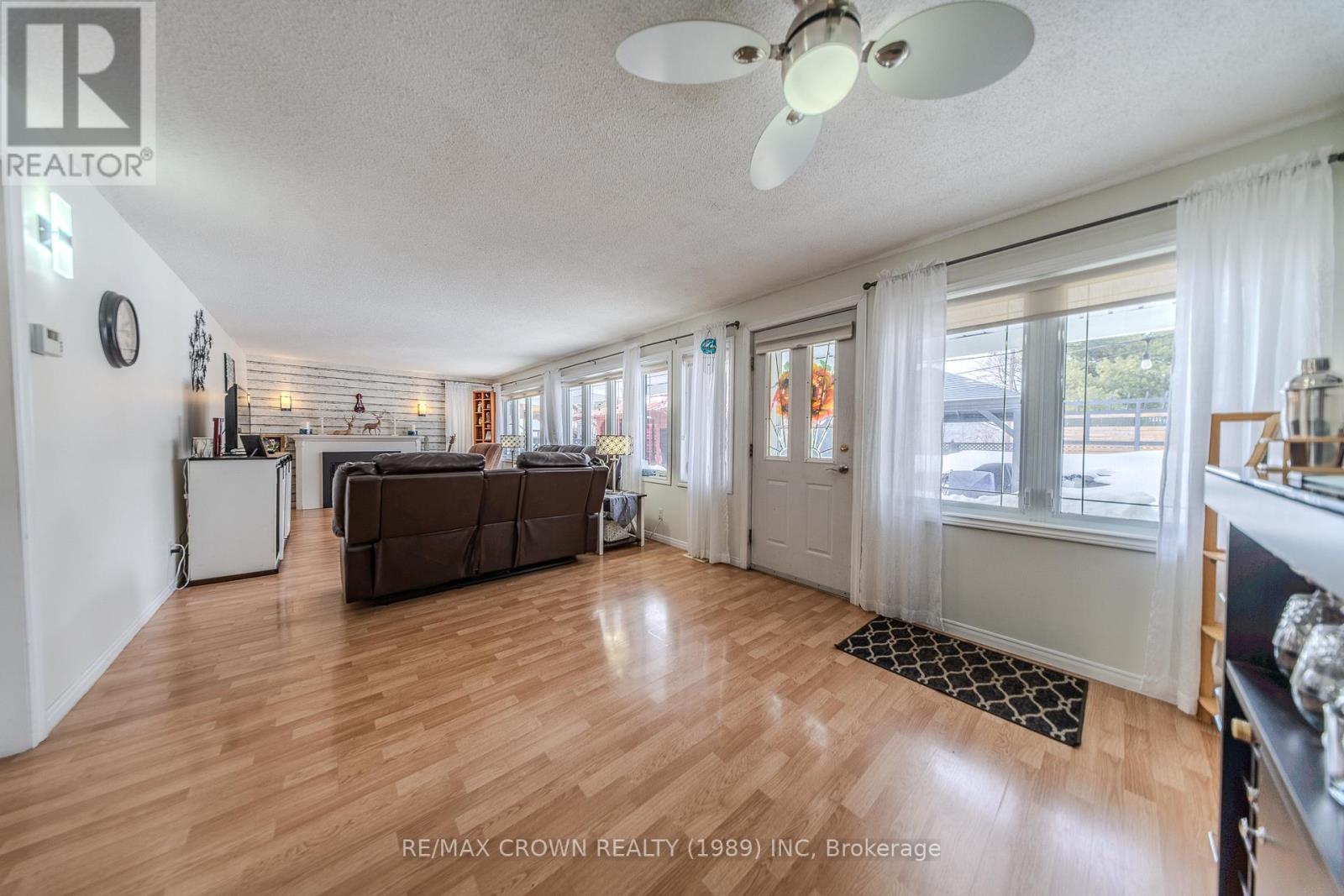 281 Arthur Street, West Nipissing, Ontario  P2B 3B4 - Photo 12 - X12939686