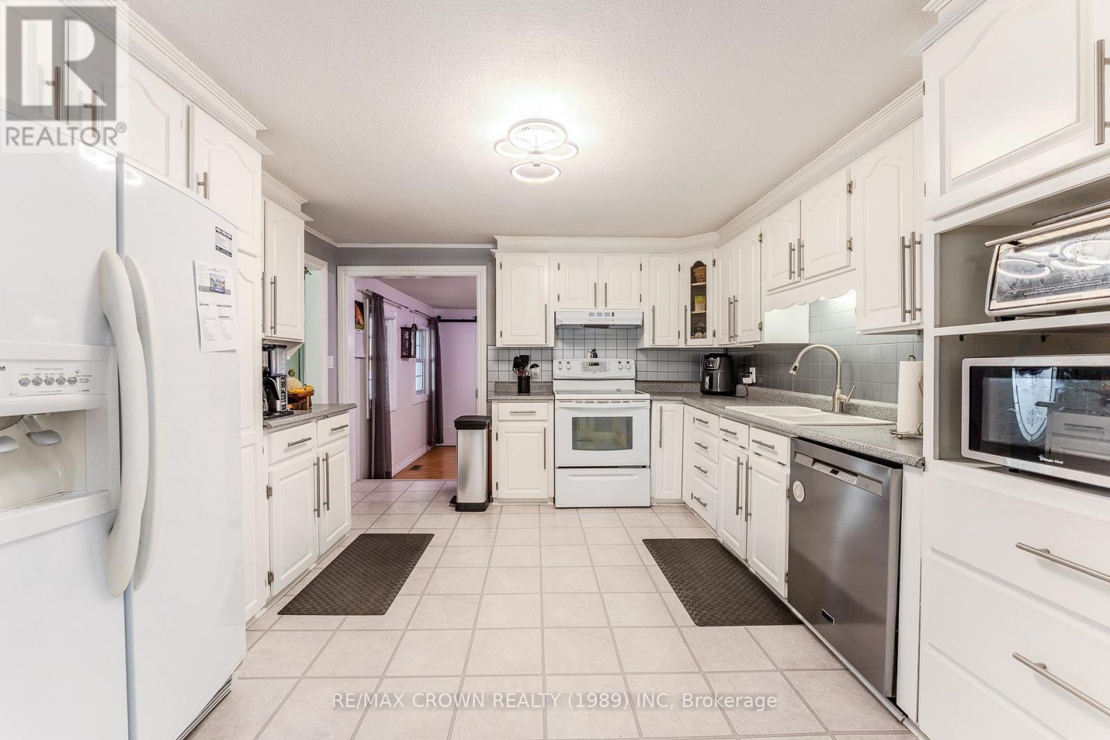 281 Arthur Street, West Nipissing, Ontario  P2B 3B4 - Photo 7 - X12939686