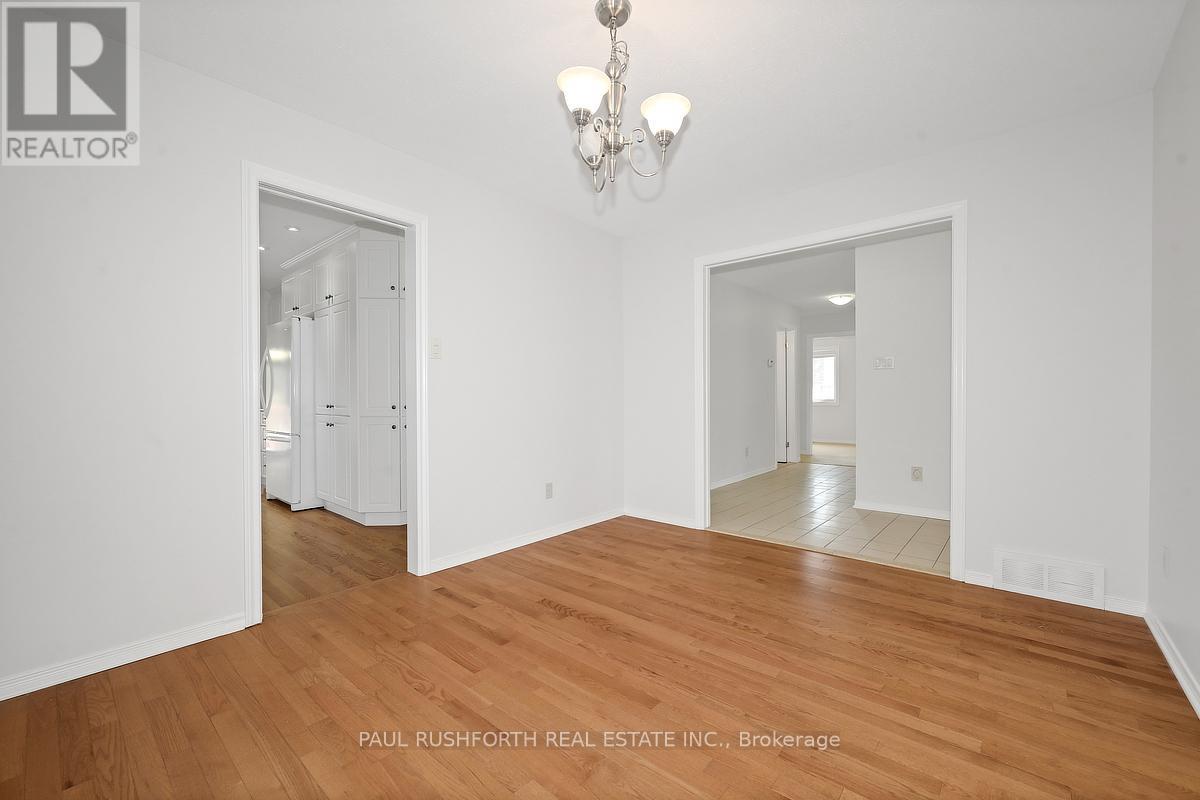 62 Topley Crescent, Ottawa, Ontario  K1G 4M7 - Photo 10 - X12945326