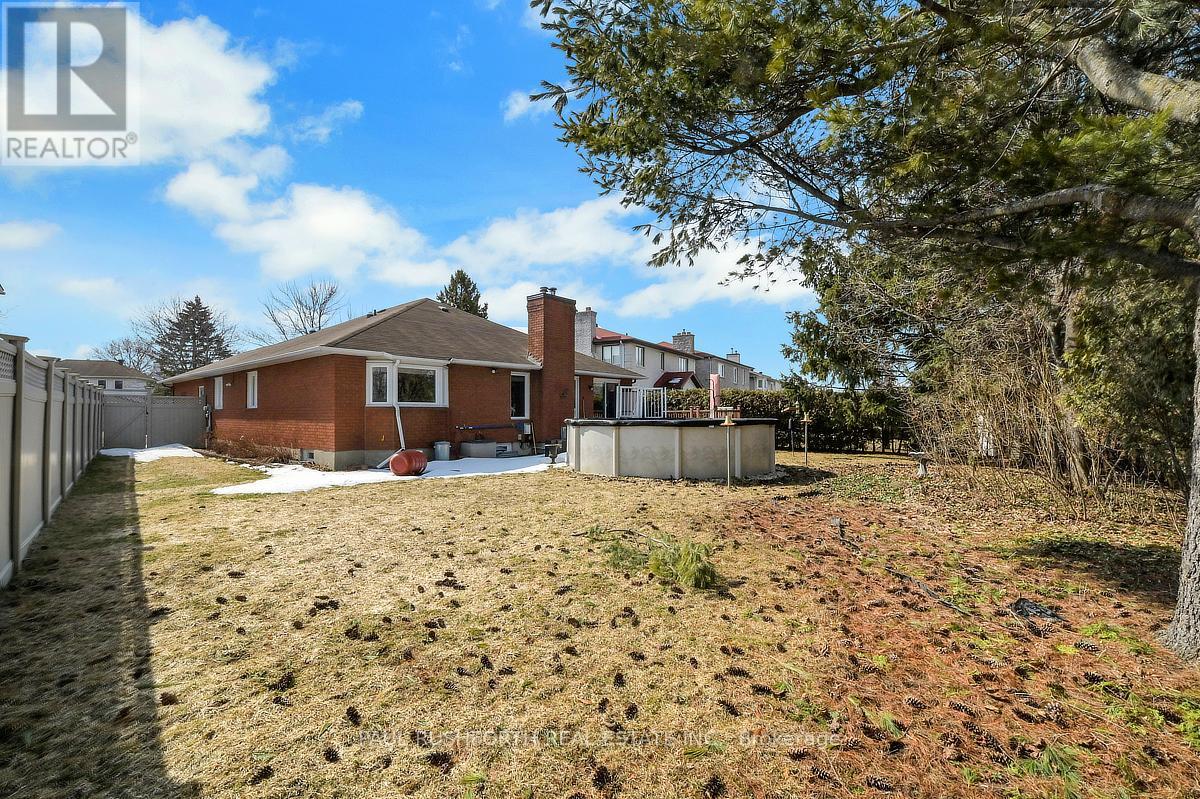 62 Topley Crescent, Ottawa, Ontario  K1G 4M7 - Photo 37 - X12945326