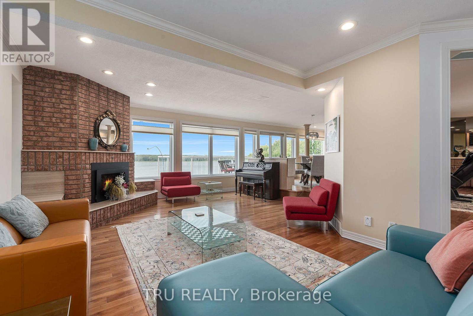 1915 Regional Road 174 Highway, Ottawa, Ontario  K4C 1H5 - Photo 4 - X12945332