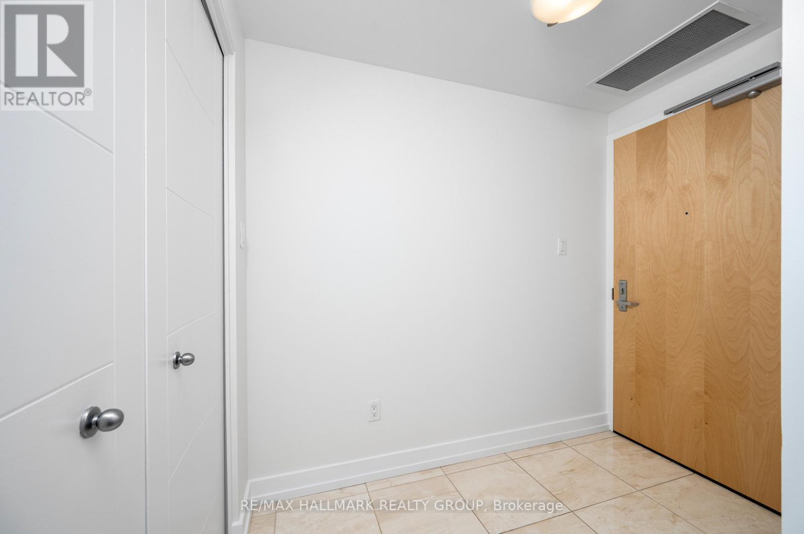 1904 - 179 Metcalfe Street, Ottawa, Ontario  K2P 1P7 - Photo 6 - X12945376