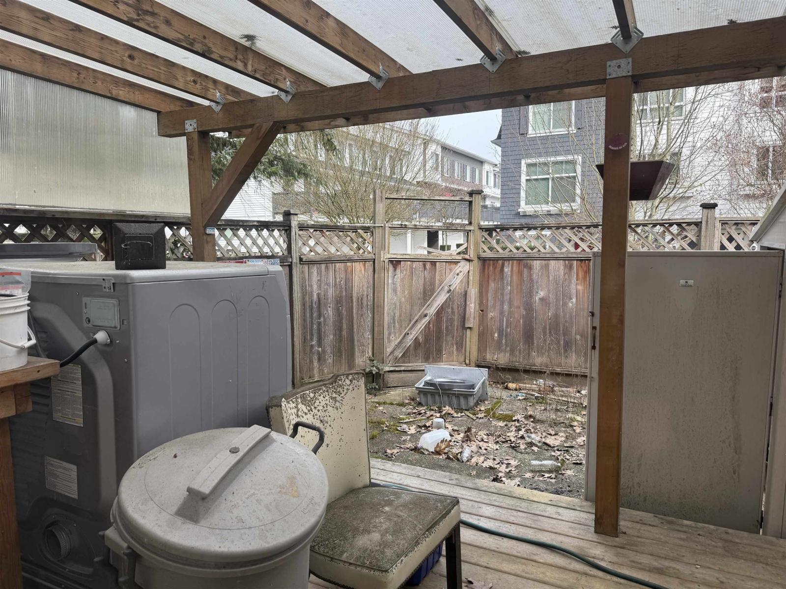 42 10555 153 Street, Surrey, British Columbia  V3R 4H8 - Photo 1 - R3105862