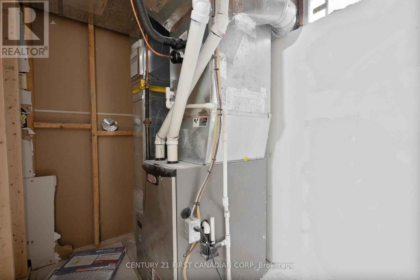 345 Banbury Crescent, London South, Ontario  N5Z 4V1 - Photo 33 - X12945474