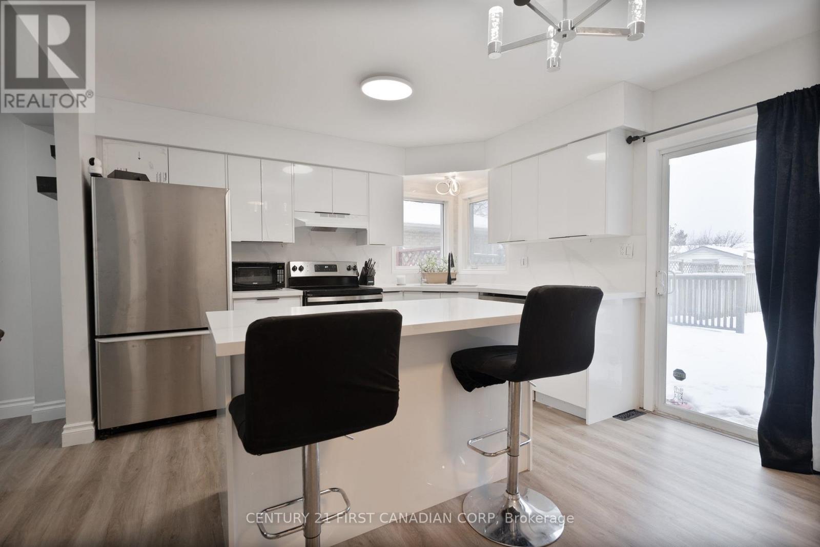 345 Banbury Crescent, London South, Ontario  N5Z 4V1 - Photo 8 - X12945474