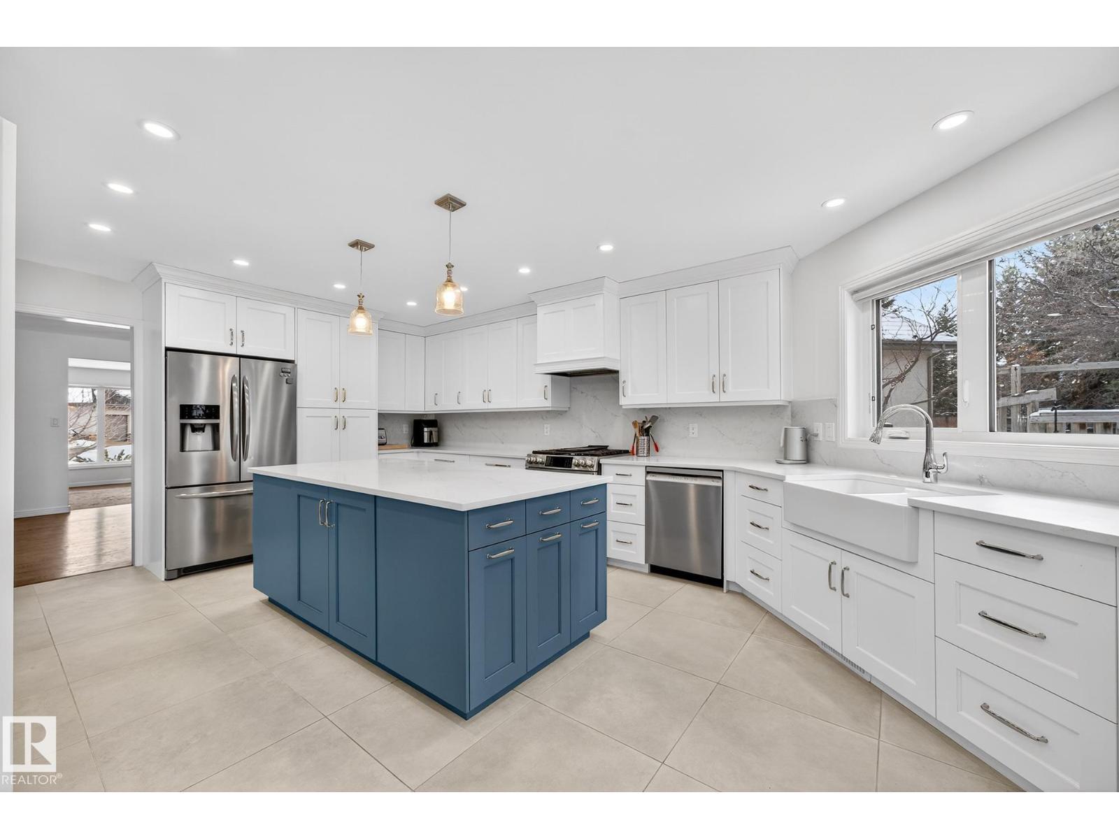 1211 Hewgill Pl Nw, Edmonton, Alberta  T6R 2K5 - Photo 11 - E4480049