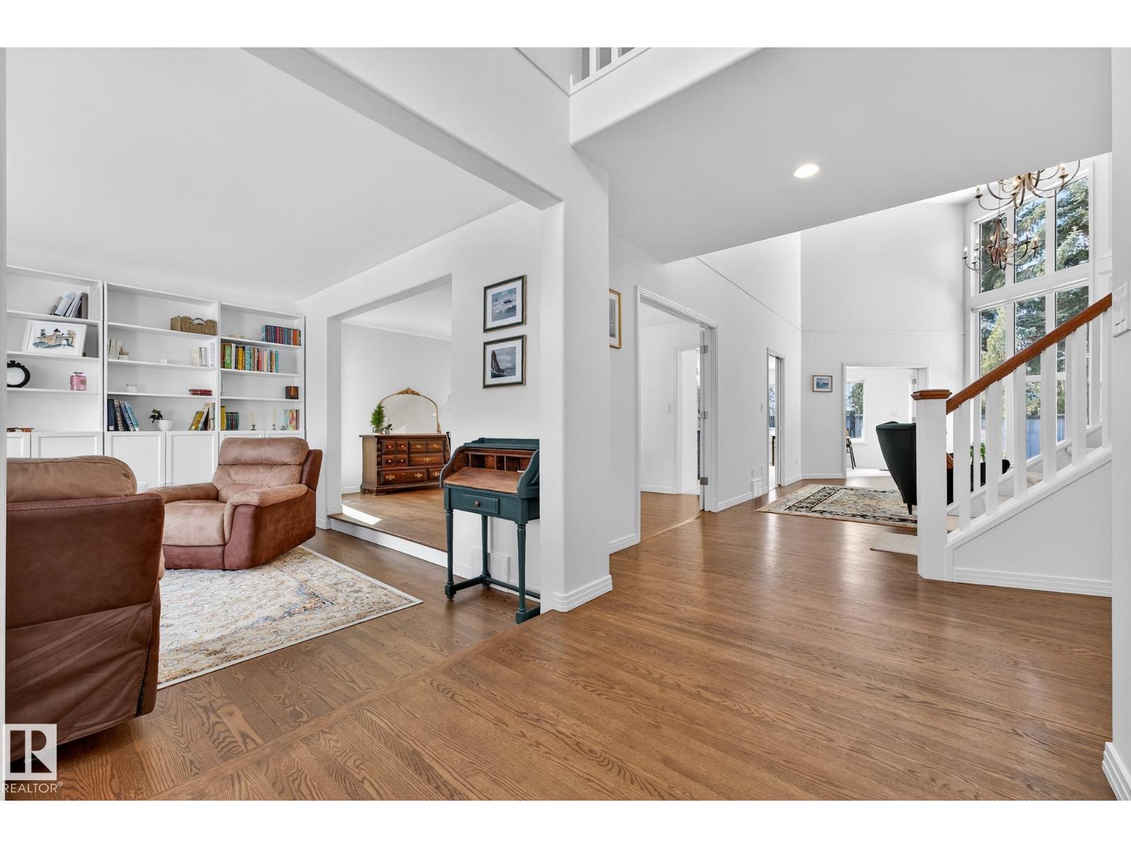 1211 Hewgill Pl Nw, Edmonton, Alberta  T6R 2K5 - Photo 4 - E4480049