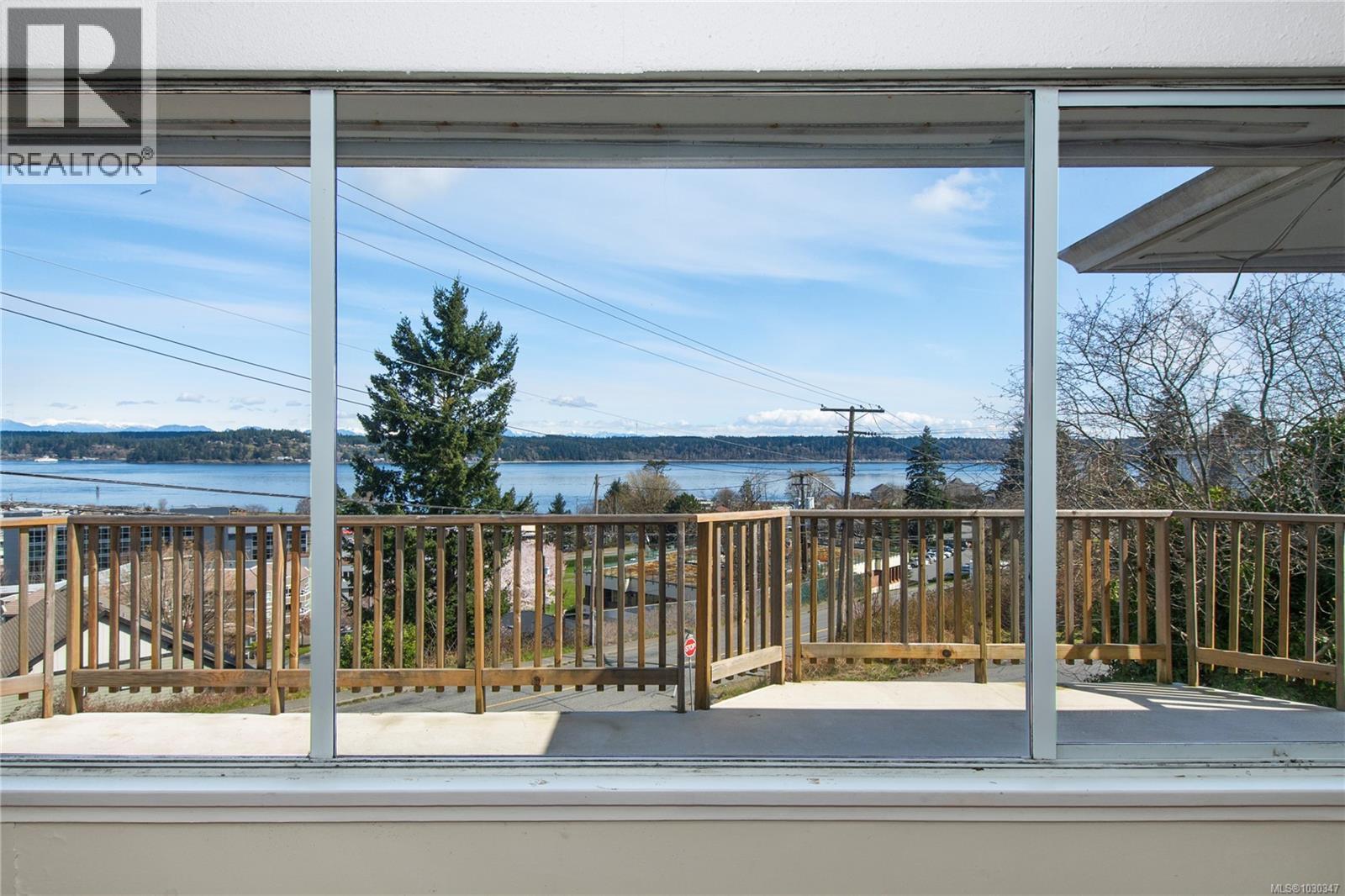 872 Birch St, Campbell River, British Columbia  V9W 2T4 - Photo 2 - 1030347