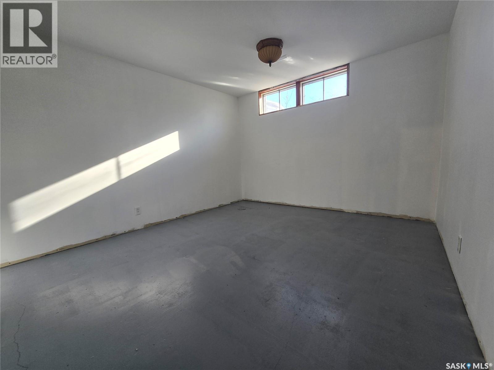 531 Scott Street, Weyburn, Saskatchewan  S4H 1T2 - Photo 23 - SK028065