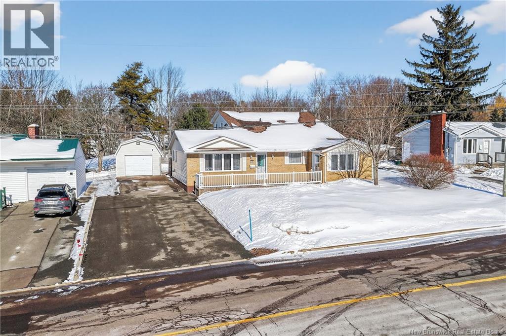 39 Glenwood Drive, Moncton, New Brunswick  E1A 2M8 - Photo 1 - NB136323