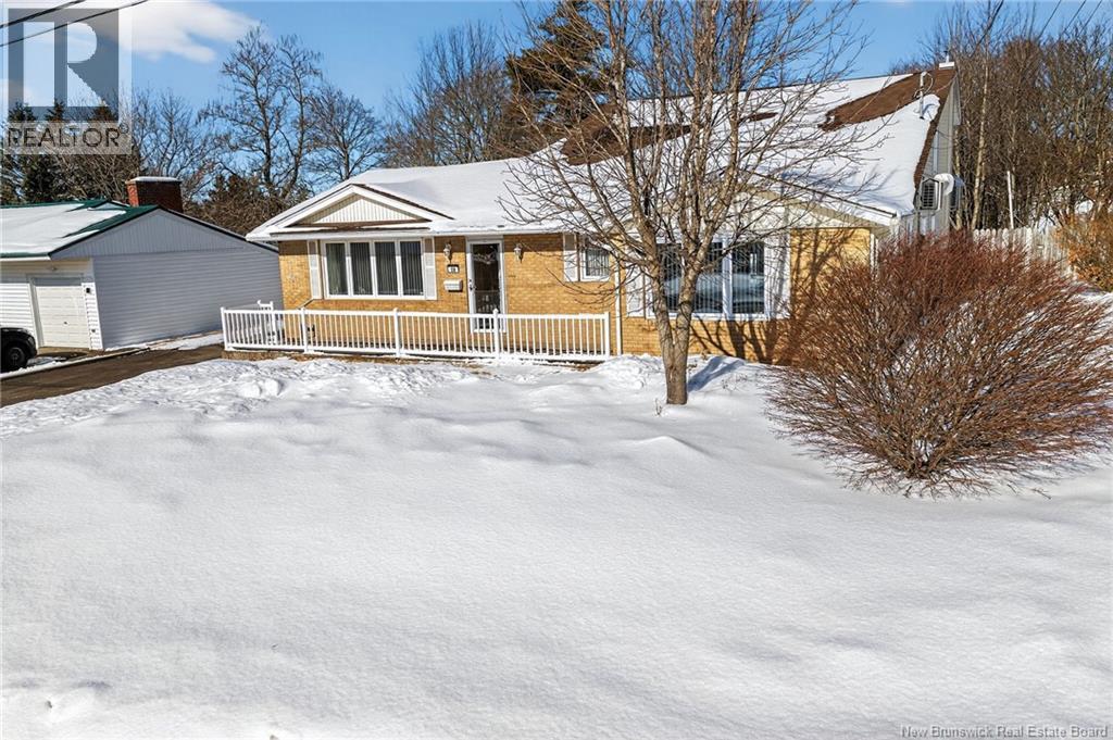 39 Glenwood Drive, Moncton, New Brunswick  E1A 2M8 - Photo 3 - NB136323