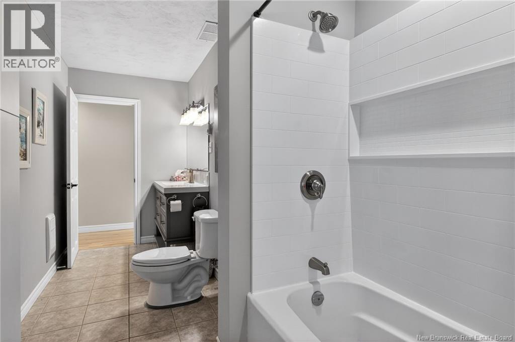39 Glenwood Drive, Moncton, New Brunswick  E1A 2M8 - Photo 15 - NB136323