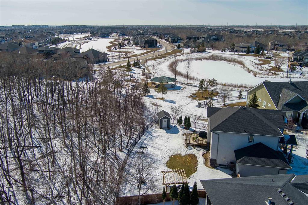 52 Aspen Forest Point, Winnipeg, Manitoba  R3Y 0B7 - Photo 2 - 202605341