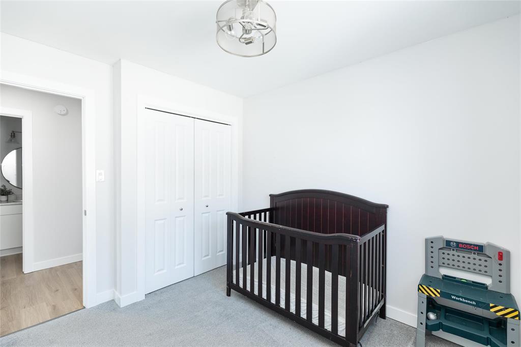 96 York Crescent, Steinbach, Manitoba  R5G 2V4 - Photo 14 - 202606004