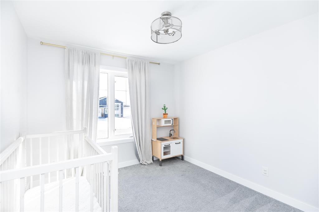 96 York Crescent, Steinbach, Manitoba  R5G 2V4 - Photo 17 - 202606004