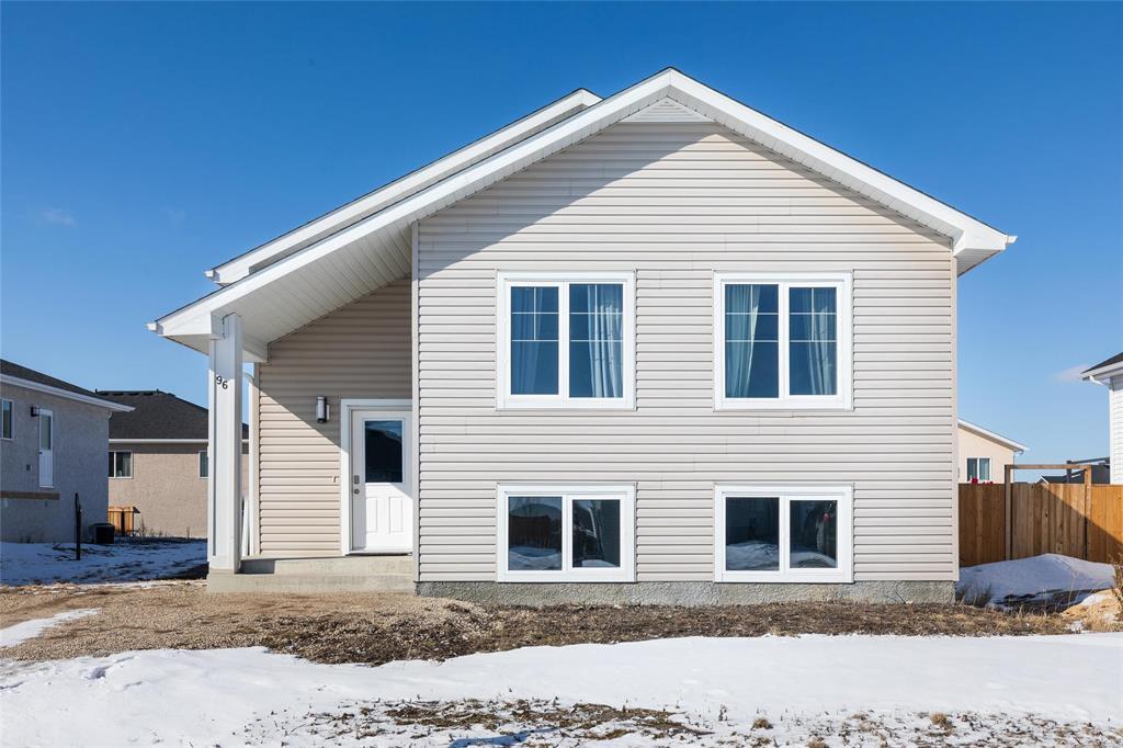 96 York Crescent, Steinbach, Manitoba  R5G 2V4 - Photo 26 - 202606004