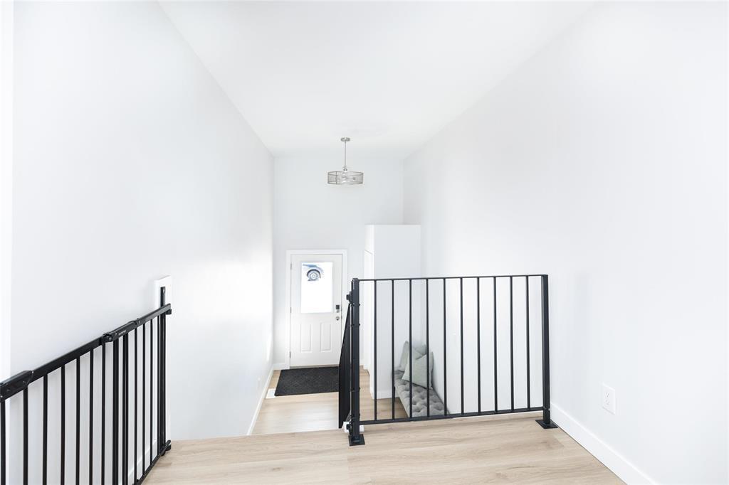 96 York Crescent, Steinbach, Manitoba  R5G 2V4 - Photo 3 - 202606004