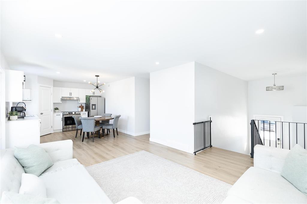 96 York Crescent, Steinbach, Manitoba  R5G 2V4 - Photo 5 - 202606004