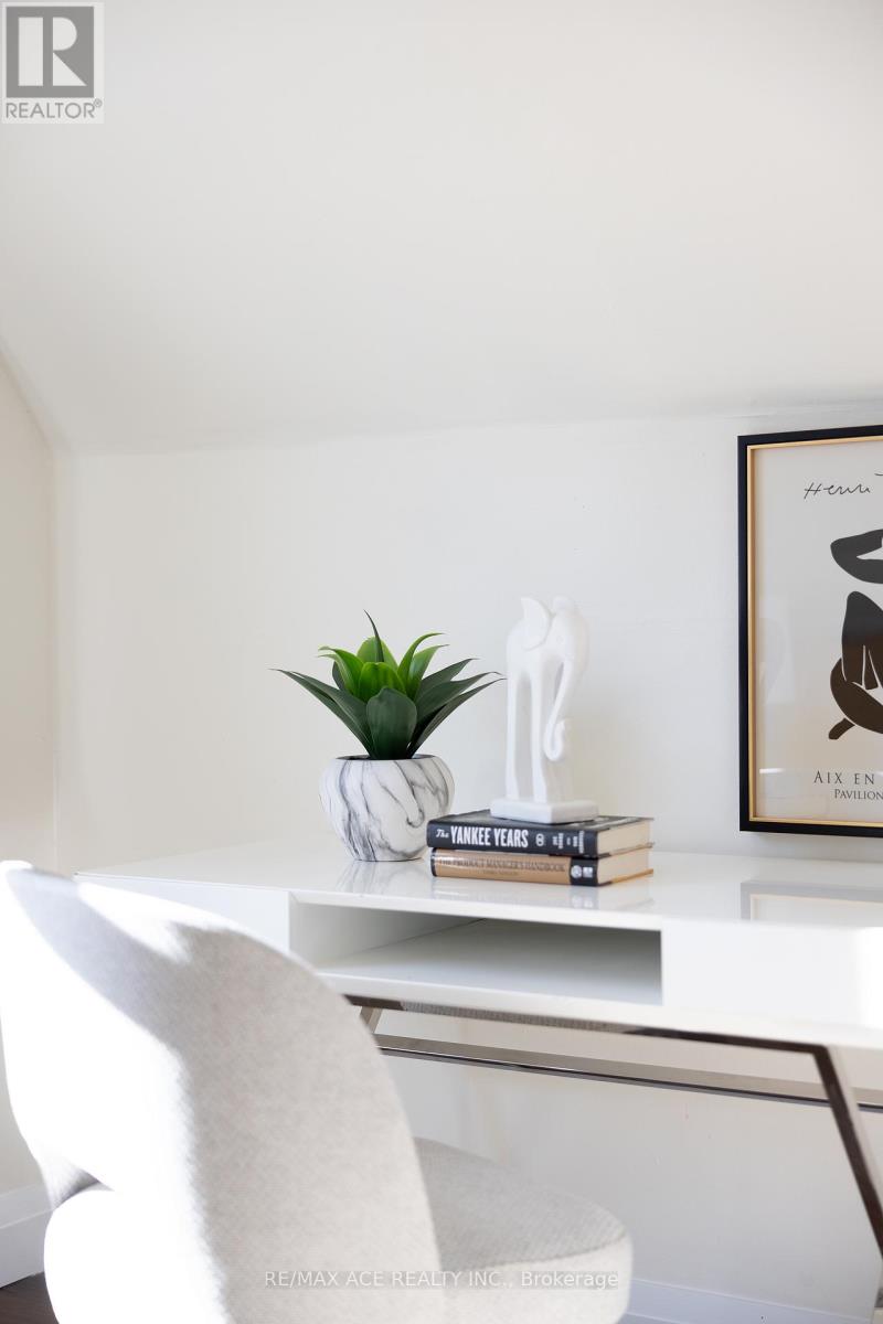 54 South Woodrow Boulevard, Toronto, Ontario  M1N 3L6 - Photo 20 - E12943688