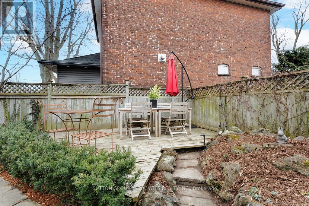 50 Thornhill Avenue, Toronto, Ontario  M6S 4C5 - Photo 40 - W12913552