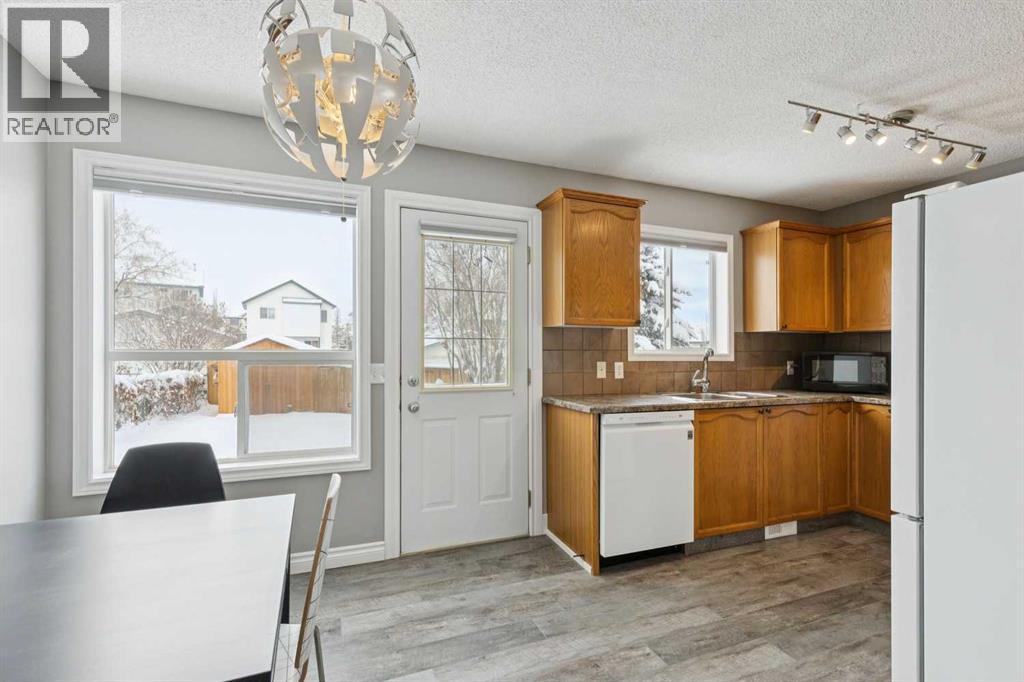 42 Hidden Hills Way Nw, Calgary, Alberta  T3A 5T1 - Photo 9 - A2289694