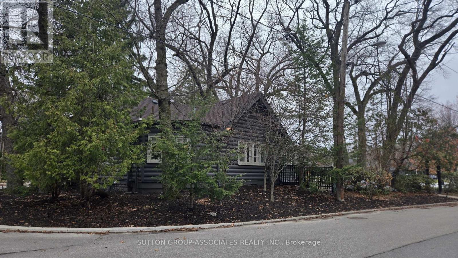 50 Thornhill Avenue, Toronto, Ontario  M6S 4C5 - Photo 47 - W12913552