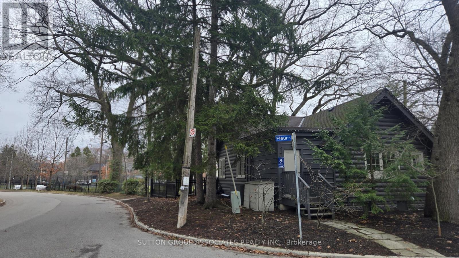 50 Thornhill Avenue, Toronto, Ontario  M6S 4C5 - Photo 50 - W12913552