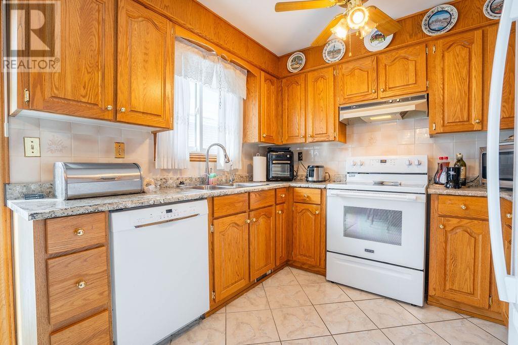 261 Kingsford Rd, Sault Ste. Marie, Ontario  P6C 2V9 - Photo 10 - SM260564