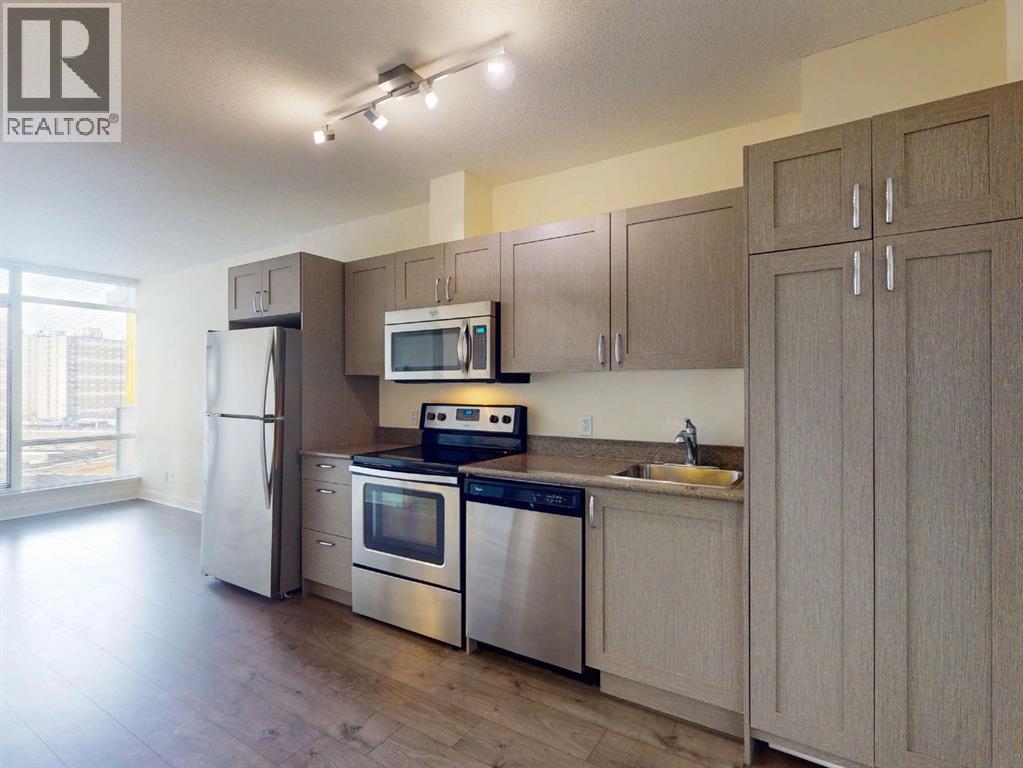 605, 30 Brentwood Common NW, Calgary, Alberta  T2L 2L8 - Photo 7 - A2290722